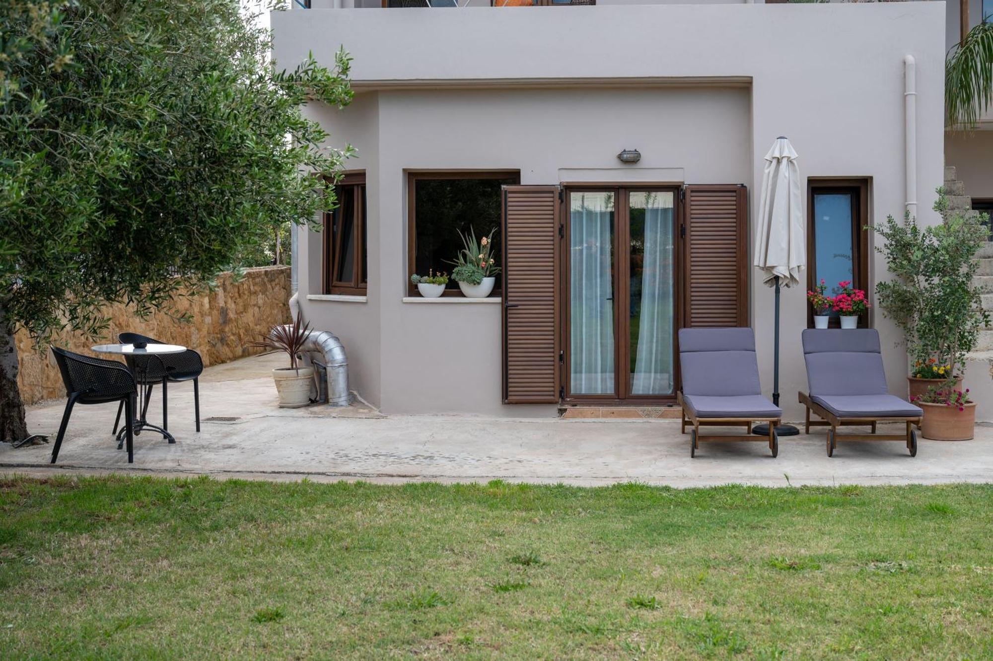 Natalia'S Apartment In Tavronitis Екстер'єр фото